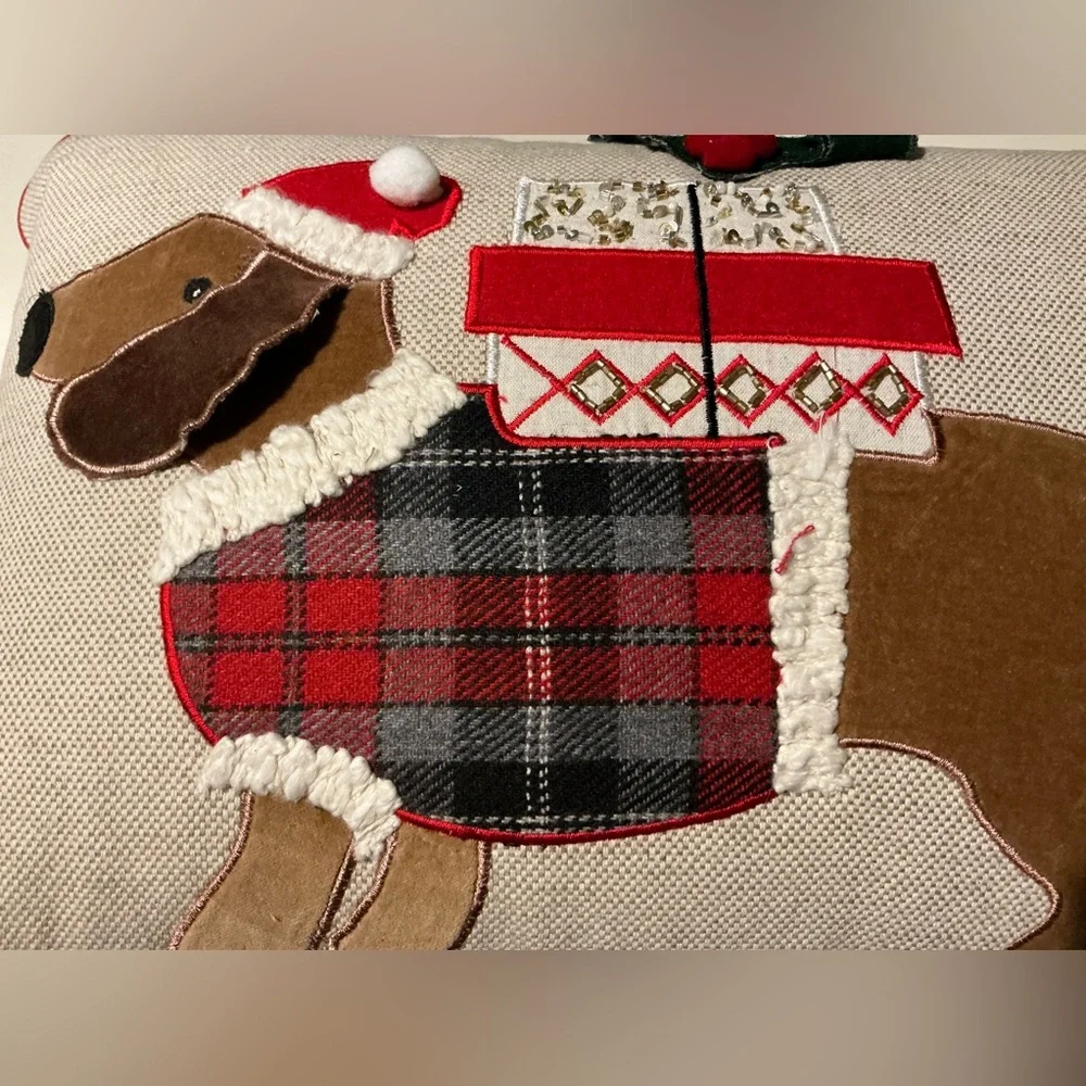 DACHSHUND Elegant Christmas Holiday Pillow Exceptional design Perfect🎁 NWT